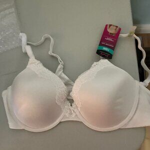 Maidenform t-shirt bra new brand 38B white wit lace trim